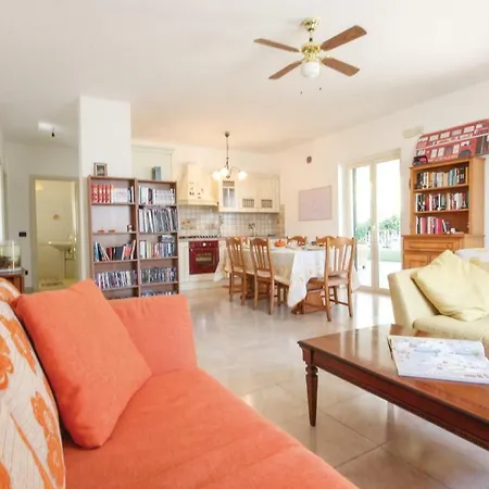 Apartment Three-bedroom In